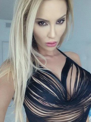 Моника Элегантная Брюнетка фото 2